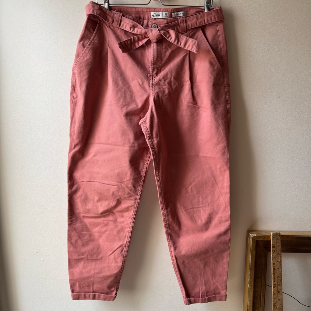 HOLLISTER relaxed fit barrel-style ankle length pants
